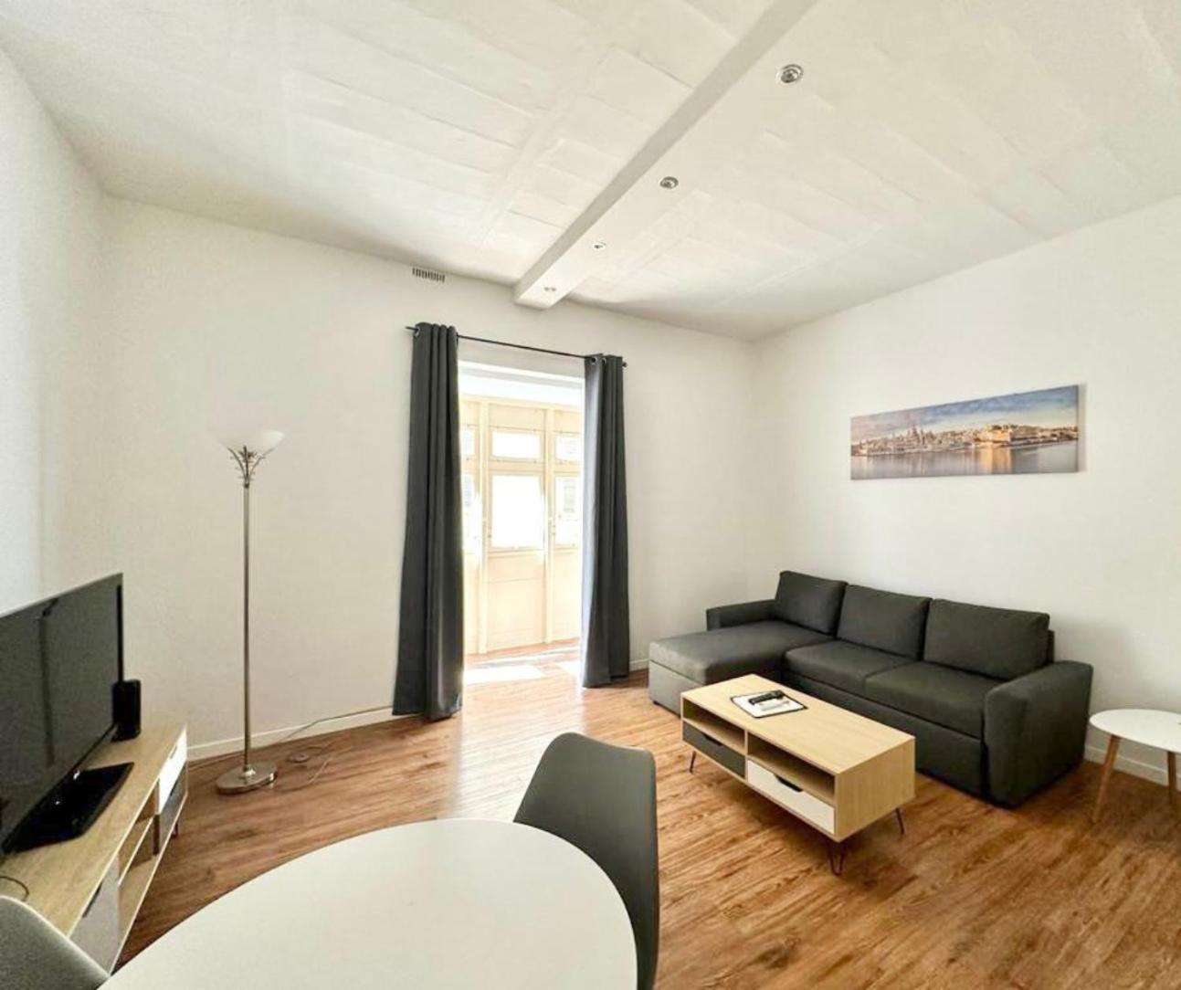 Central And Modern Valletta Flat Екстер'єр фото